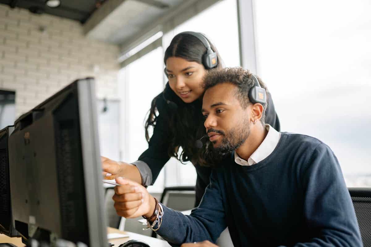 how to turn cx agents into revenue generators (bi)