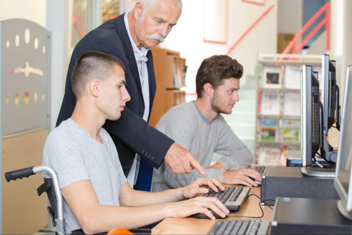 man explaining zendesk netsuite integration