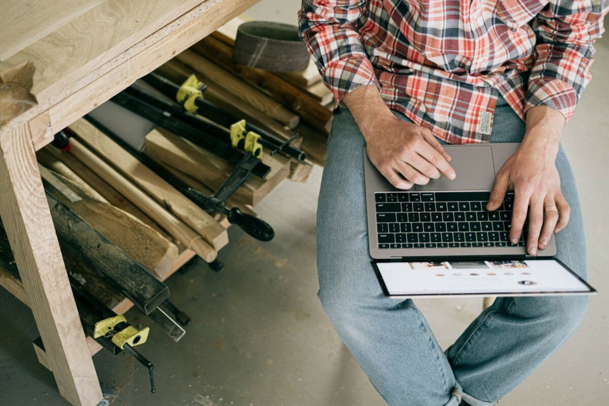 the manufacturing industry 4 ways to improve customer service with your crm