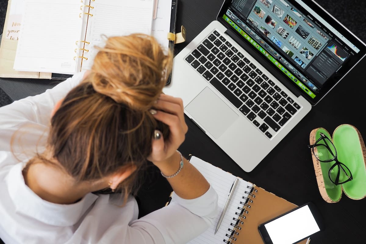 warning signs your company needs a crm